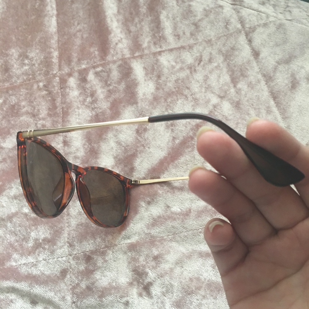 Sunglasses - Picture 7 of 11